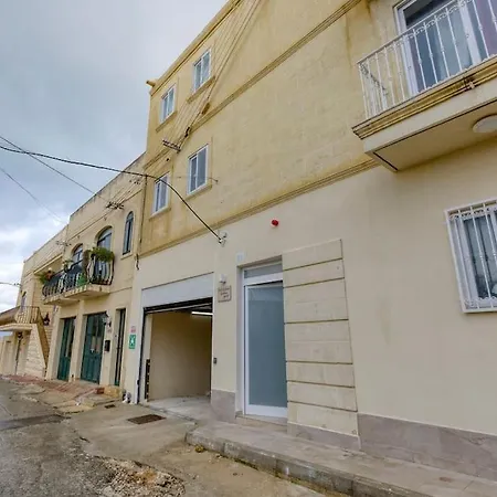 Lovely With Beautiful View With Communal Pool By 360 Estates *