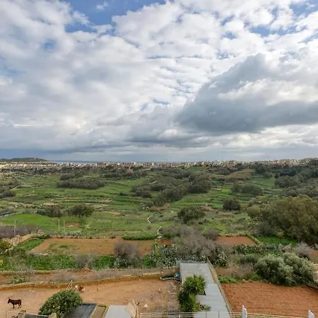 Lovely With Beautiful View With Communal Pool By 360 Estates