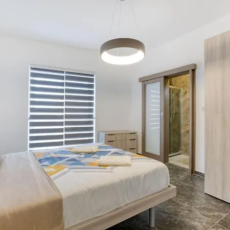 Lovely With Beautiful View With Communal Pool By 360 Estates Apartment Xagħra