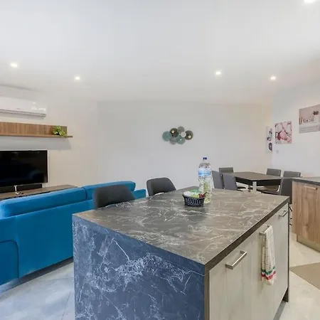 Apartment Lovely With Beautiful View With Communal Pool By 360 Estates