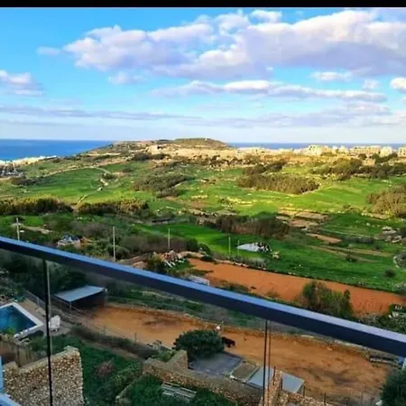 Lovely With Beautiful View With Communal Pool By 360 Estates *