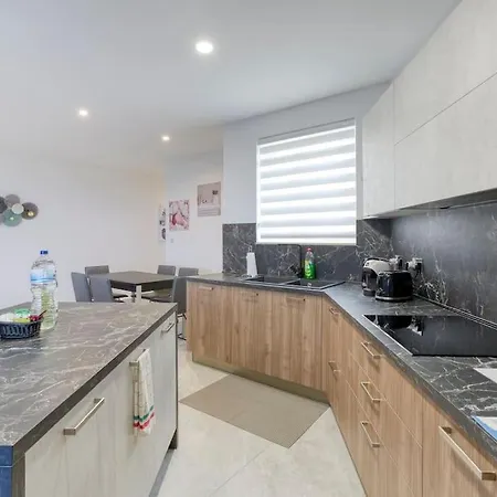 Lovely With Beautiful View With Communal Pool By 360 Estates Xagħra