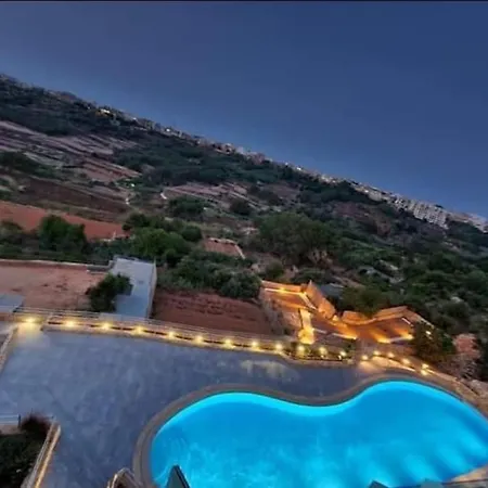 Lovely With Beautiful View With Communal Pool By 360 Estates *