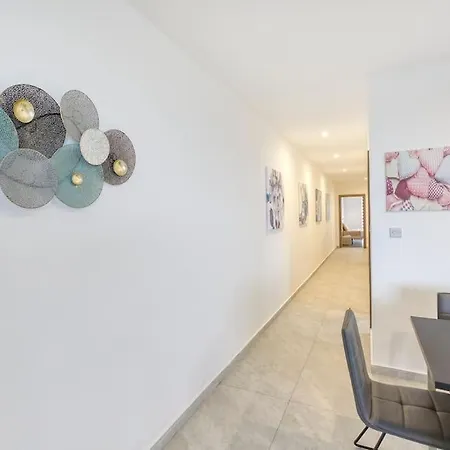 Lovely With Beautiful View With Communal Pool By 360 Estates Apartamento