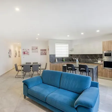 Lovely With Beautiful View With Communal Pool By 360 Estates Apartamento *