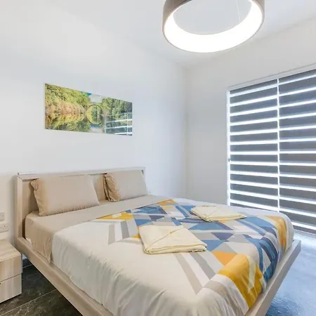 Lovely With Beautiful View With Communal Pool By 360 Estates *