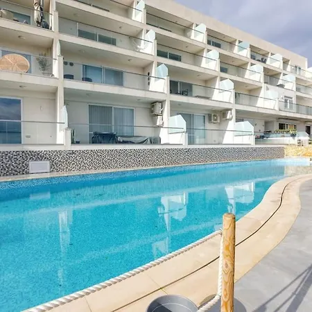 Lovely With Beautiful View With Communal Pool By 360 Estates *