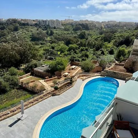 Lovely With Beautiful View With Communal Pool By 360 Estates *